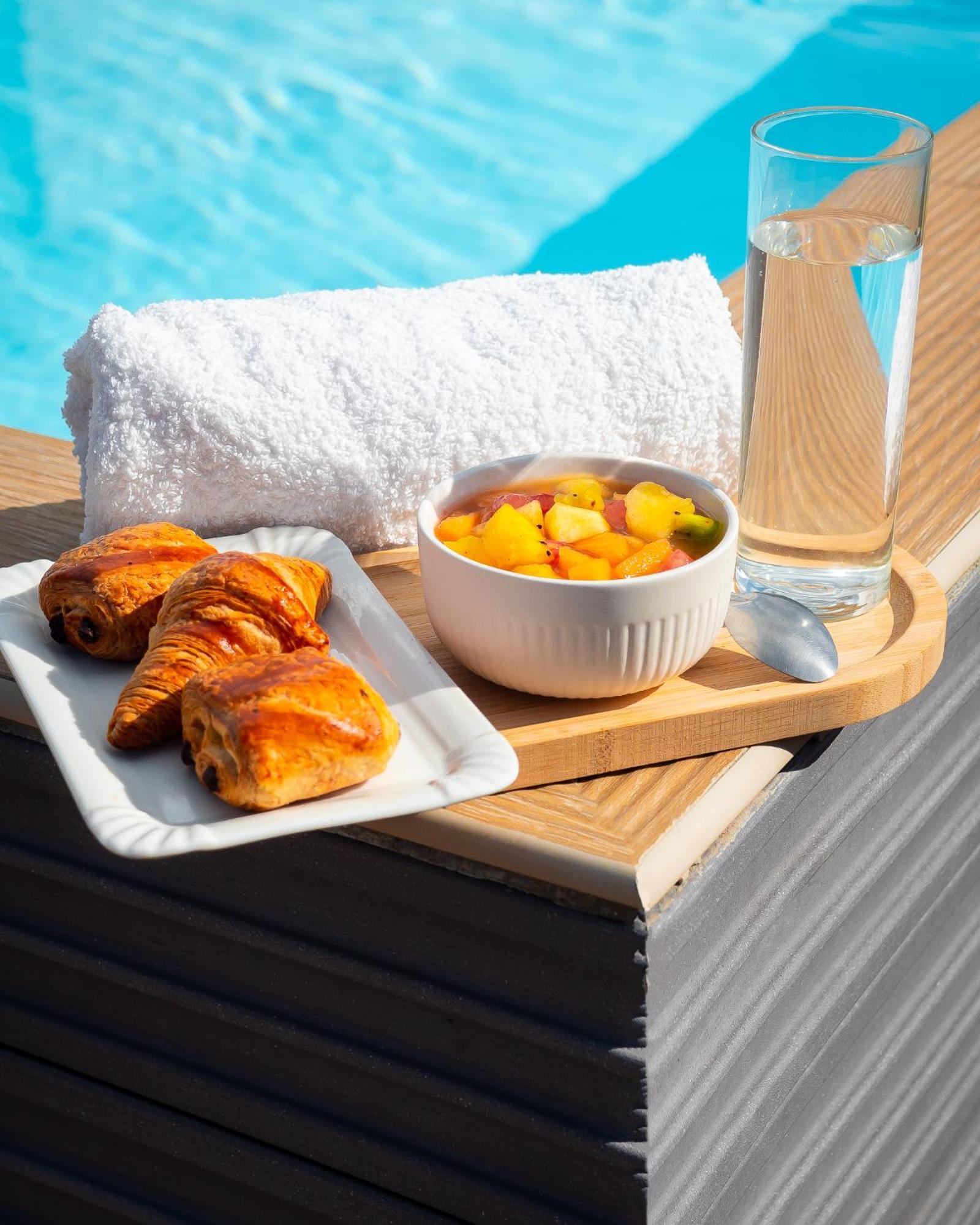 Evasion En Plein Coeur De La Ville T2 Jacuzzis Sauna Et Piscine Au Centre De 포트루이스 외부 사진